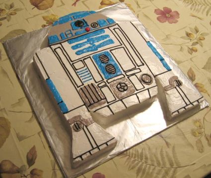 r2d2 cake.jpg